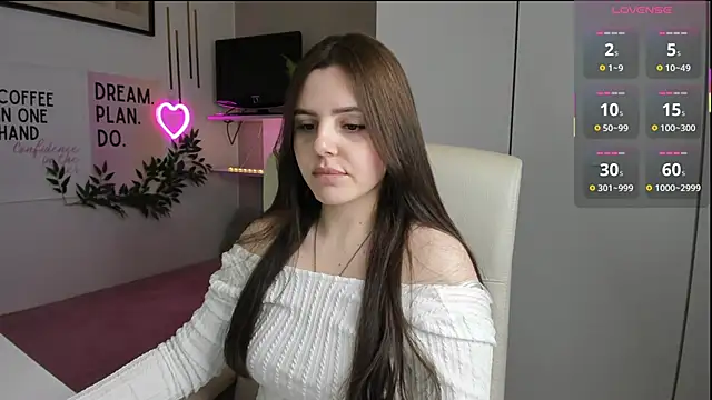 Snapshot of LiaWoow chatting on October 19, 1:47 pm LiaWoow online show from October 19, 1:47 pm