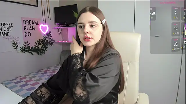 Snapshot of LiaWoow chatting on October 13, 1:45 pm LiaWoow online show from October 13, 1:45 pm