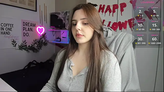 LiaWoow online show from November 3, 2:31 pm