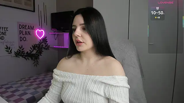 LiaWoow online show from November 11, 2:34 pm