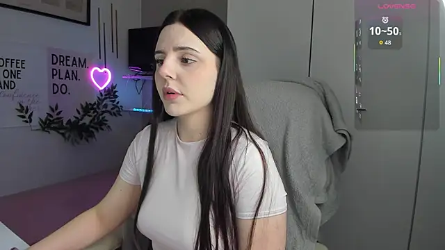 LiaWoow online show from December 20, 7:44 am