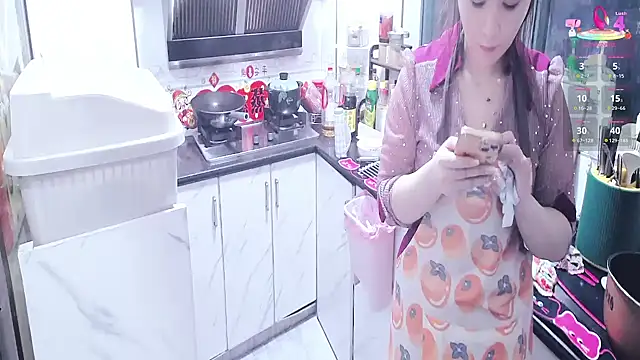 Snapshot of GUO168 chatting on June 30, 12:05 pm GUO168 online show from June 30, 12:05 pm