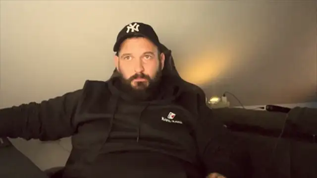 donchriiis92 online show from December 3, 8:19 pm