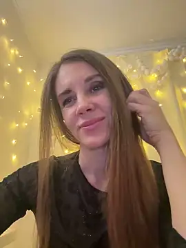 LucieMack online show from February 10, 3:33 pm