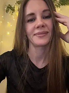 LucieMack online show from March 18, 5:25 pm