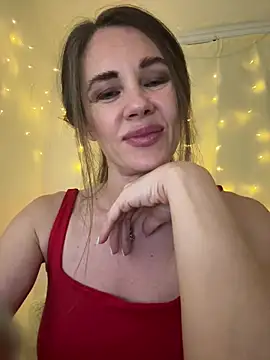 Snapshot of LucieMack chatting on July 12, 5:03 pm LucieMack online show from July 12, 5:03 pm