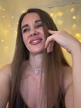 LucieMack online show from June 3, 7:40 pm