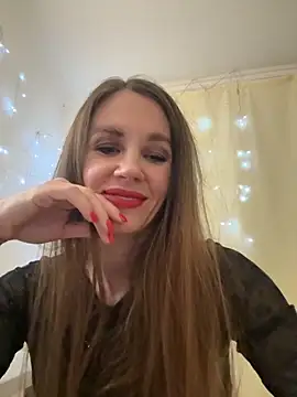 LucieMack online show from November 26, 6:30 pm