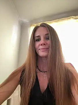 LucieMack online show from September 12, 9:53 am