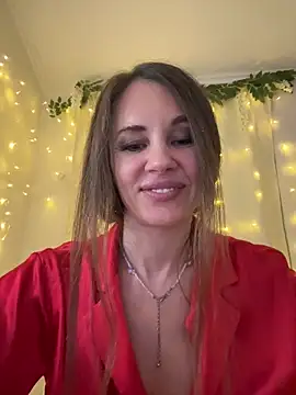 LucieMack online show from March 1, 7:25 pm