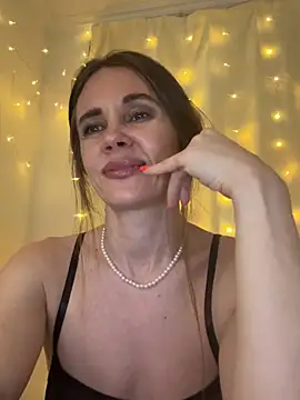 LucieMack online show from May 22, 4:05 pm