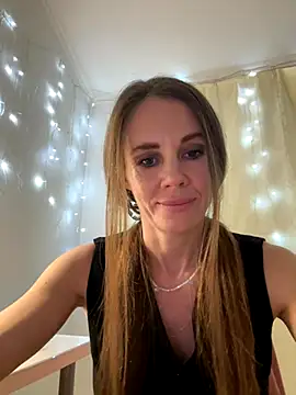 LucieMack online show from September 30, 7:09 pm