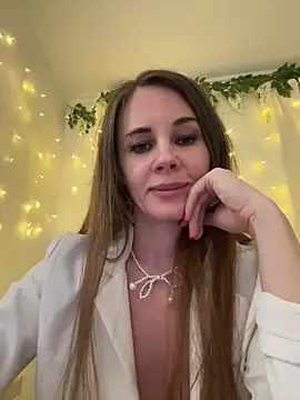 LucieMack online show from March 10, 9:19 pm