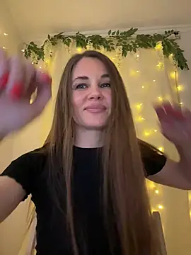 LucieMack online show from April 3, 6:14 pm