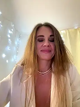 LucieMack online show from October 4, 7:48 pm