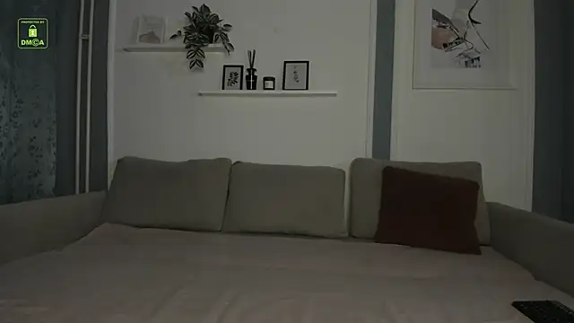 Snapshot of Naomi_Urban chatting on October 11, 9:27 pm Naomi Urban online show from October 11, 9:27 pm