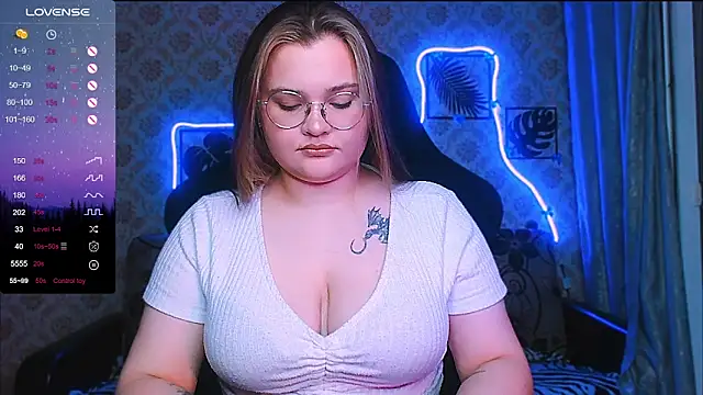InLoveWithLife26 online show from May 8, 6:23 pm
