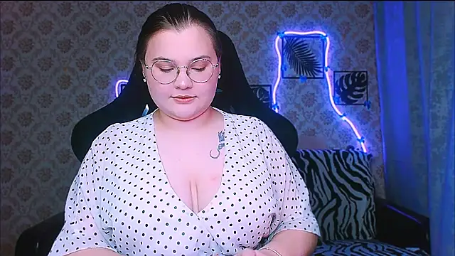 InLoveWithLife26 online show from January 9, 7:32 pm