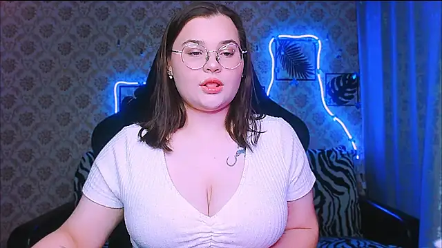 InLoveWithLife26 online show from December 20, 7:28 pm