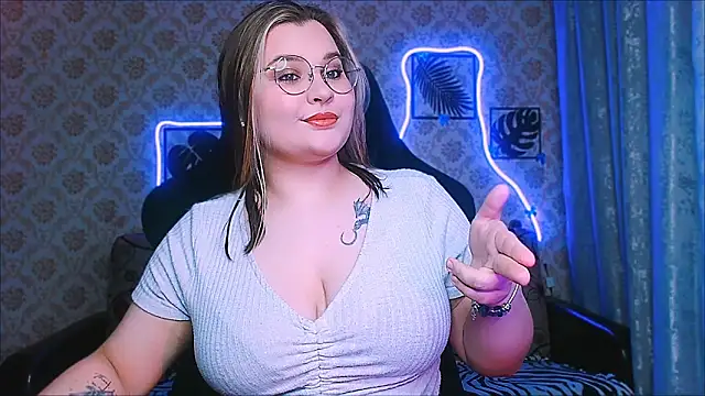 InLoveWithLife26 online show from May 28, 4:57 pm