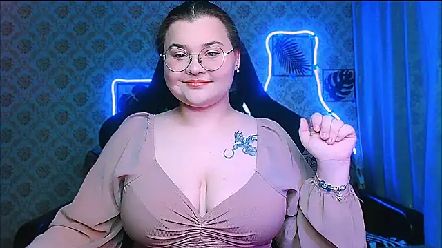 InLoveWithLife26 online show from February 14, 7:58 pm