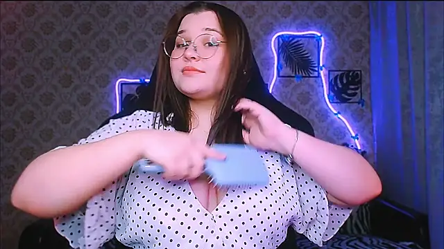 InLoveWithLife26 online show from January 13, 6:01 pm