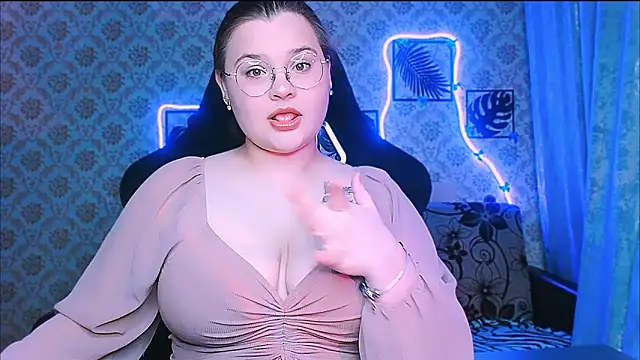 InLoveWithLife26 online show from March 11, 8:14 pm