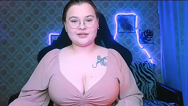 InLoveWithLife26 online show from January 11, 7:43 pm