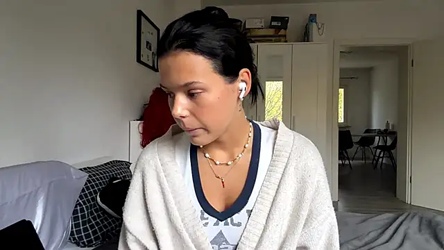 MaydaCornwall online show from October 25, 7:07 am