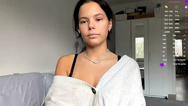 MaydaCornwall online show from December 5, 8:02 am