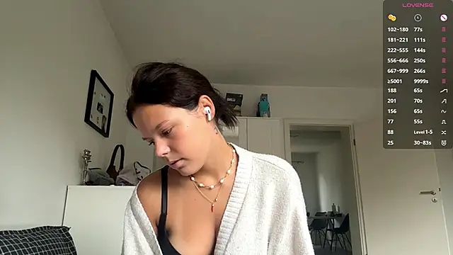 Snapshot of MaydaCornwall chatting on October 11, 7:09 am MaydaCornwall online show from October 11, 7:09 am