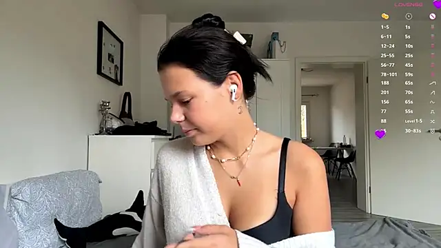 MaydaCornwall online show from November 15, 8:07 am