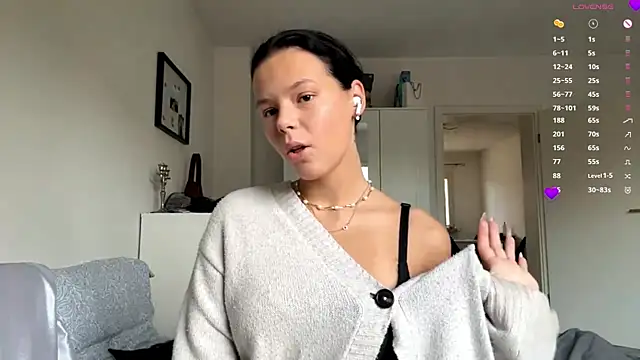 MaydaCornwall online show from November 12, 8:07 am