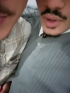 Snapshot of HitShelf chatting on December 15, 3:29 pm HitShelf online show from December 15, 3:29 pm