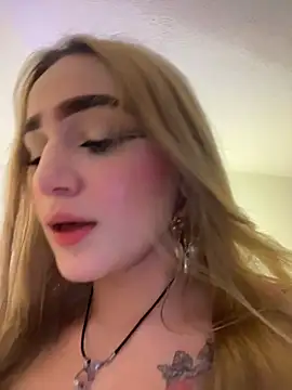 Snapshot of Sara_Sophia420 chatting on November 20, 5:41 am Sara Sophia420 online show from November 20, 5:41 am