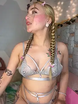 Sara Sophia420 online show from May 10, 12:09 pm