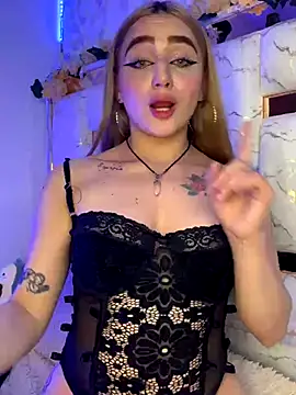 Snapshot of Sara_Sophia420 chatting on October 10, 11:16 pm Sara Sophia420 online show from October 10, 11:16 pm