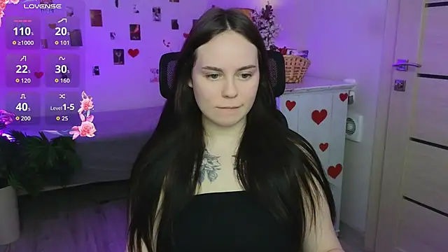 Alice Moondark online show from March 2, 8:49 pm