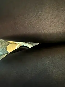 HiddenHoneyLDN online show from October 4, 9:00 am