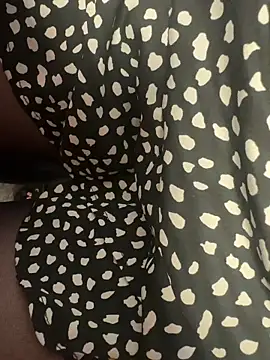 HiddenHoneyLDN online show from September 12, 9:20 am