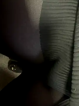 HiddenHoneyLDN online show from November 4, 2:32 pm