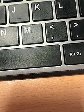 HiddenHoneyLDN online show from November 26, 10:15 am