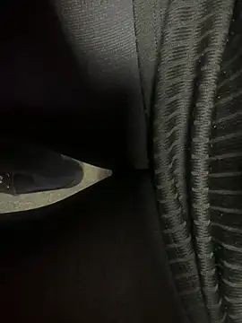 HiddenHoneyLDN online show from September 26, 9:38 am