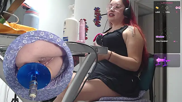 leidydi223 online show from January 31, 8:18 pm