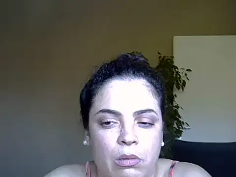 ITALIANASISIXX online show from May 25, 3:00 pm