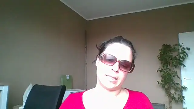 ITALIANASISIXX online show from February 19, 1:30 pm