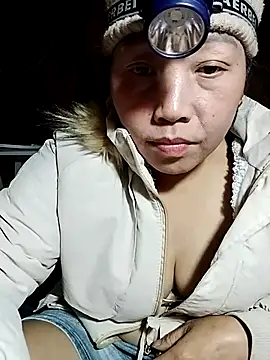 Snapshot of Lai005 chatting on December 15, 1:22 am Lai005 online show from December 15, 1:22 am