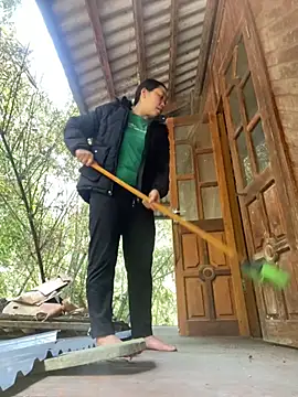 Lai005 online show from February 13, 8:25 am