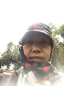 Snapshot of Lai005 chatting on October 25, 1:05 am Lai005 online show from October 25, 1:05 am