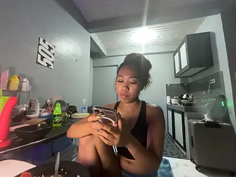 PinayLina18 online show from May 14, 3:36 am